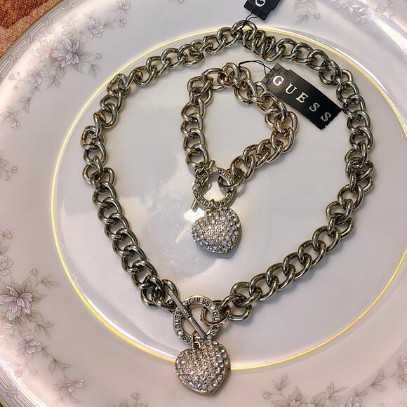 Set Guess Puffed Heart Charm Pave Rhinestone Toggle Chunky Choker & Bracelet - Picture 3 of 5
